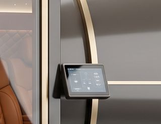 ARK Lounge XL: Exterior touchscreen
